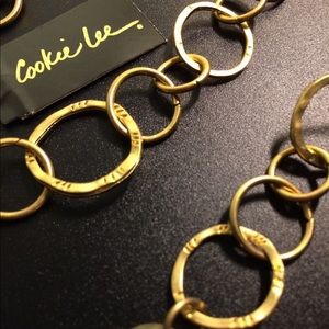 Gold tone circle chain necklace